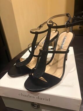 Charles David T-Strap heels with Sparkle like pebbled leather and suede 7 1/2